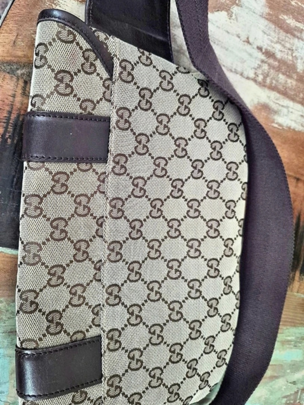 Gucci GG Canvas Flat Messenger Bag Brown & Black